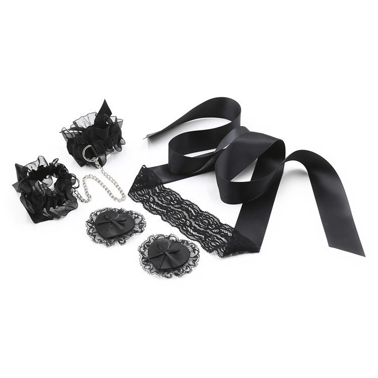 Lace Blindfold Eye Mask with Nipple Covers and Handcuffs — detail image 6