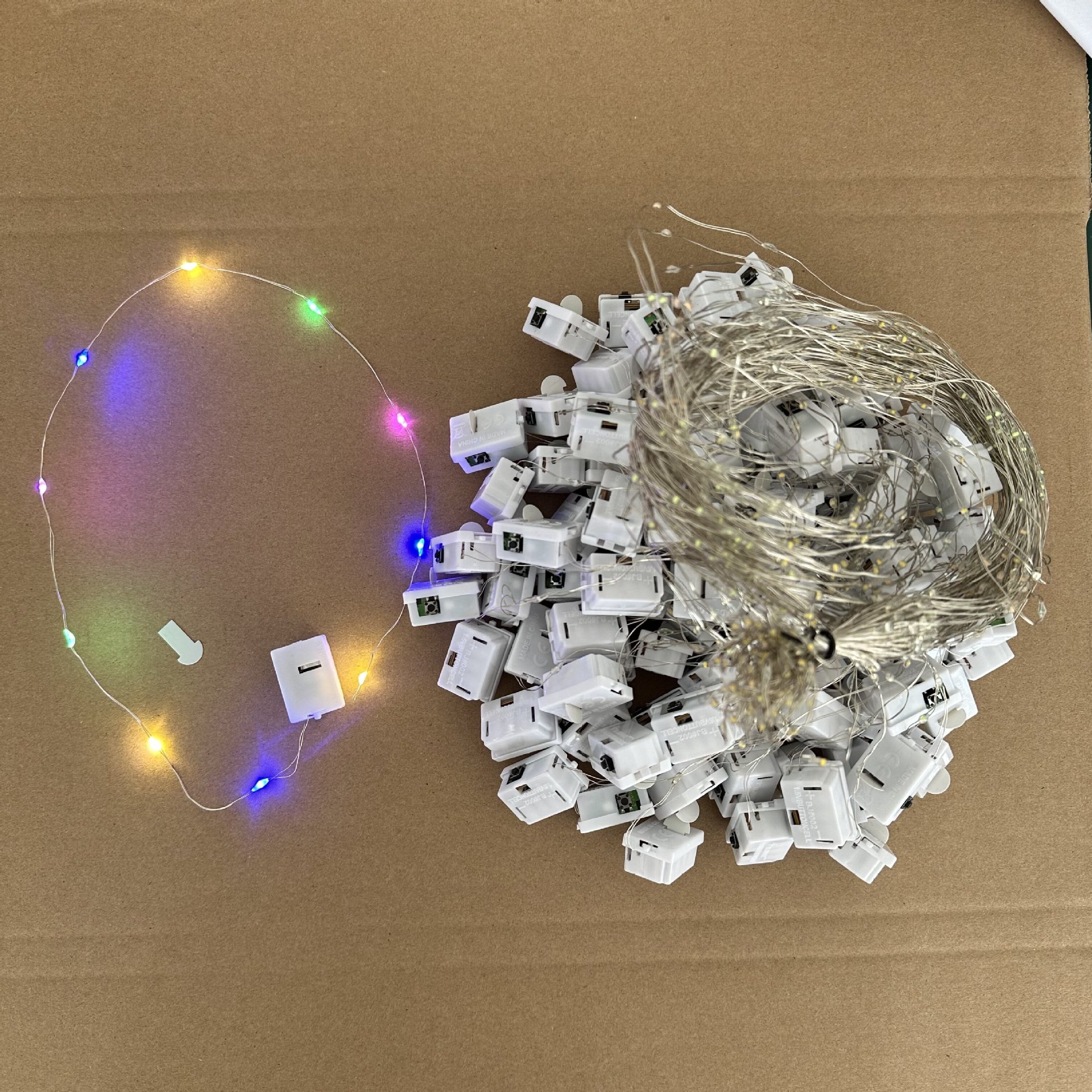 Venta al por mayor cadena de luz LED flor pastel onda bola caja de regalo decoración luz intermitente botón interior alambre de cobre Cadena de luz cielo estrellado