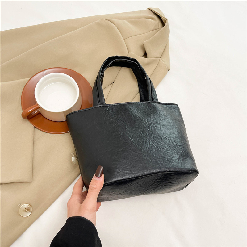 2024 invierno nicho de ocio bolso de mano cuadrado bolso de cuero suave simple viaje de hombro bolso de braza para trabajar bolso de mujer