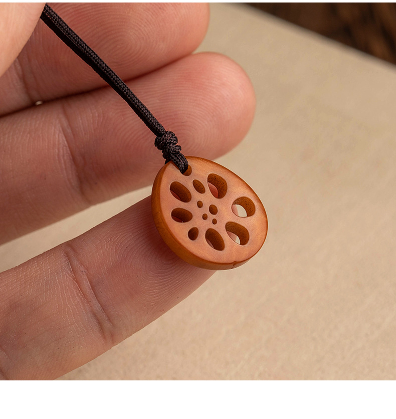 Natural Deer Antler Orange Car Pendant Natural Sandalwood Car Interior Hanging Ornament Exquisite Cute Rearview Mirror Pendant Gift