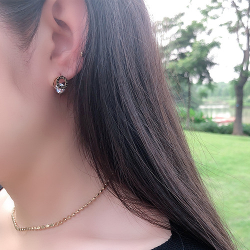 Titanium Steel Earrings for Women Summer Korean Temperament Internet Celebrity Roman Numeral High-end Earrings  New Trendy Earrings