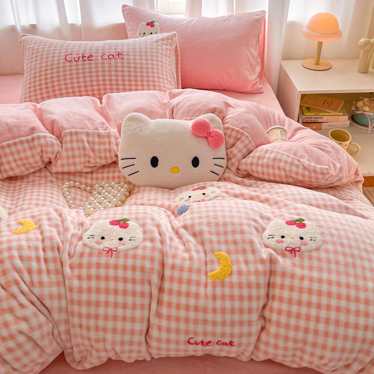 Invierno de dibujos animados de leche de seda cama de cuatro piezas en invierno de seda de coral calentamiento sábanas cubiertas de cama de tres piezas