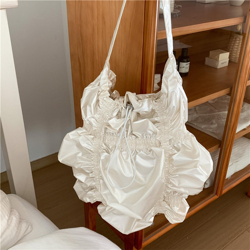 New Trendy Lace Cloud Bag Women's Premium Shoulder Bag Women's Niche Design Bright Soft PU Wide Brim Pleated Bag Women