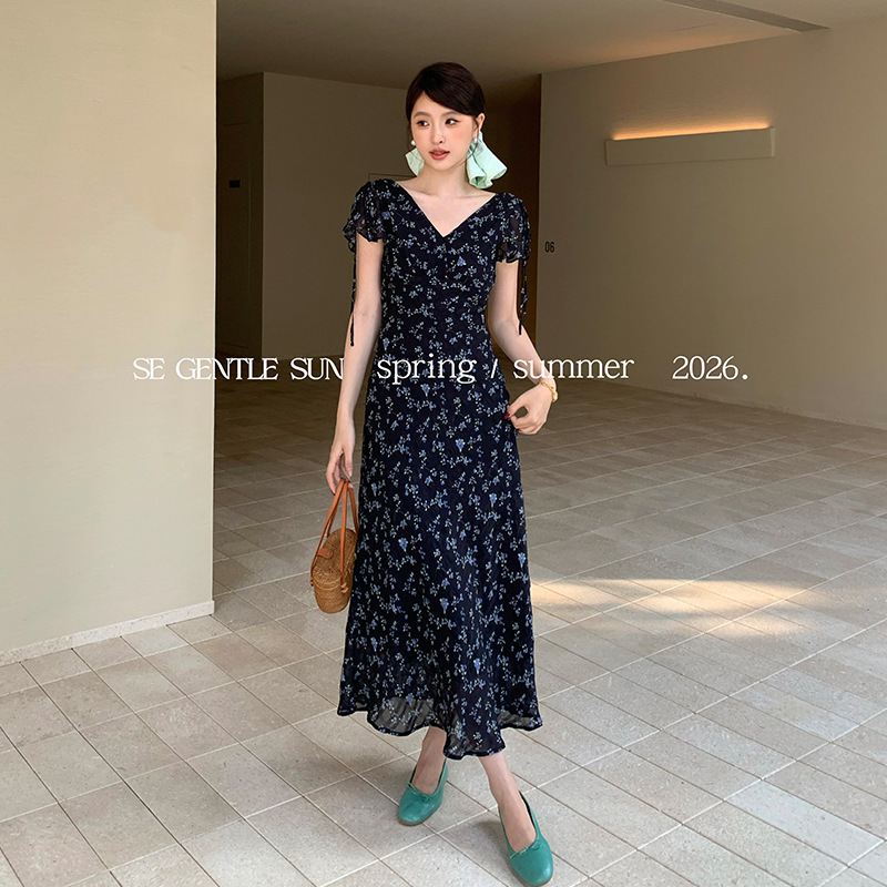 Xiu Xixi 2026 Spring New White Label French Elegant Vacation Dress V-Neck Printed Pure Desire Dress for Women 88499
