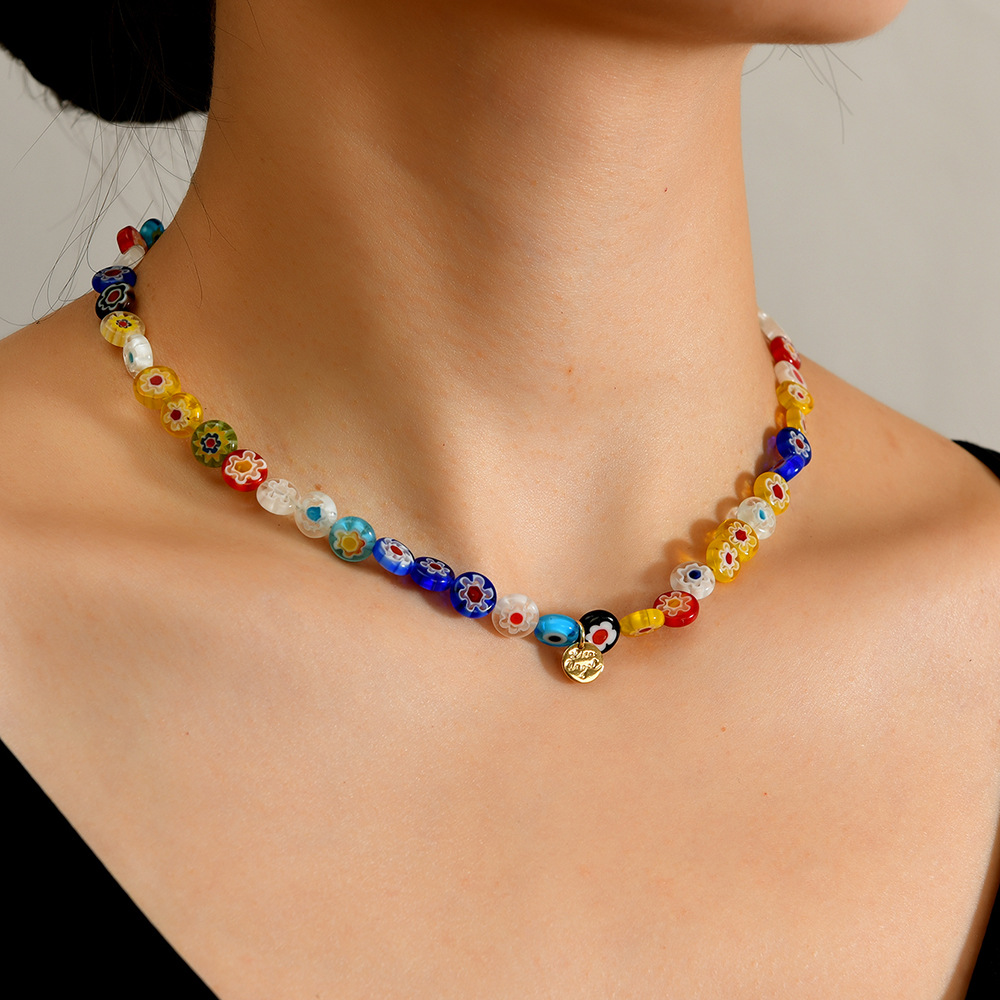Verano nuevo estilo dulce y fresco chica caliente color vidriado flor pequeña costura collar con cuentas flor femenina todo fósforo cadena de clavícula collar
