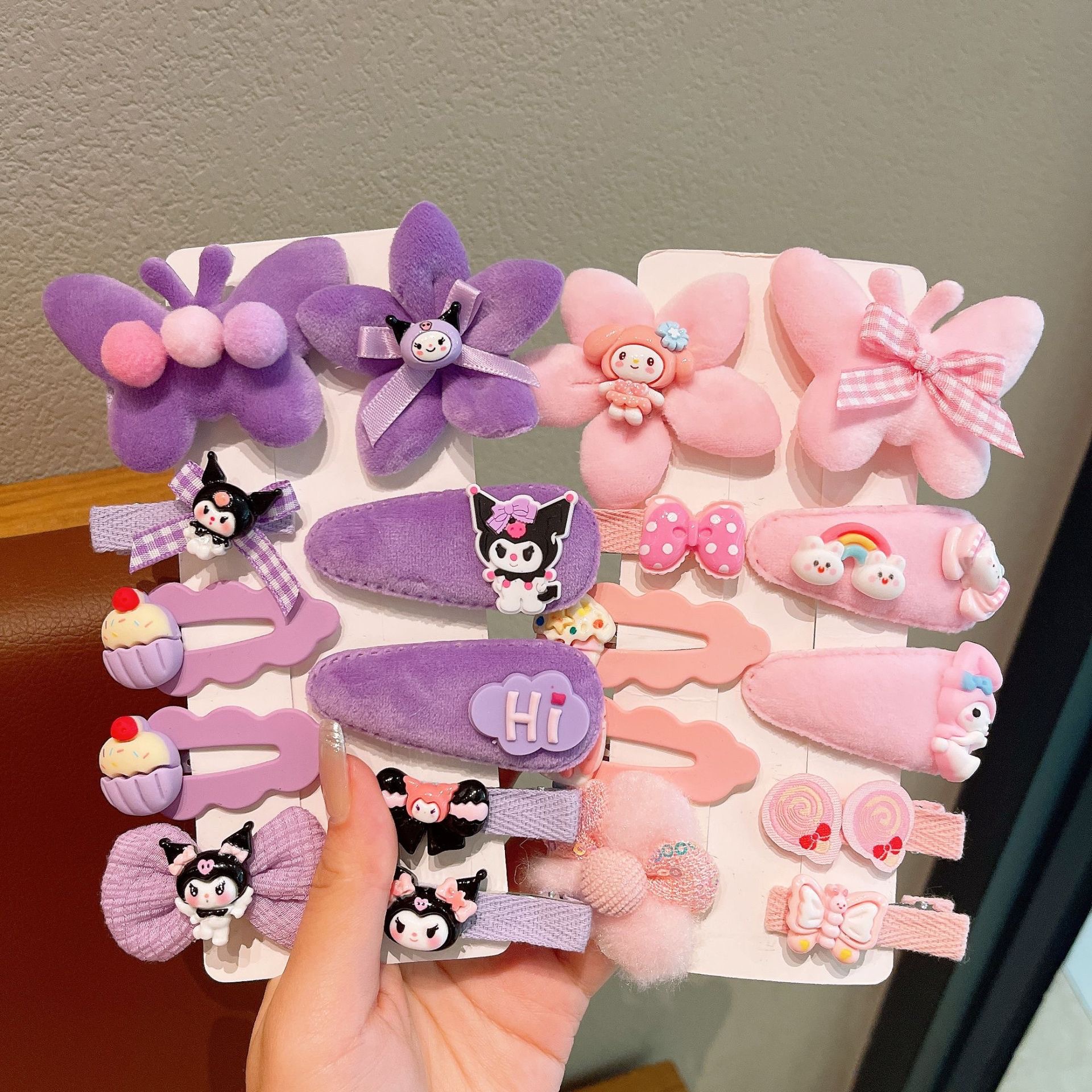 2025 otoño y invierno nuevo peludo Sanli鸥 conjunto de clips para el cabello de niña pequeña caricatura Kullomi clips para niños accesorios para el cabello