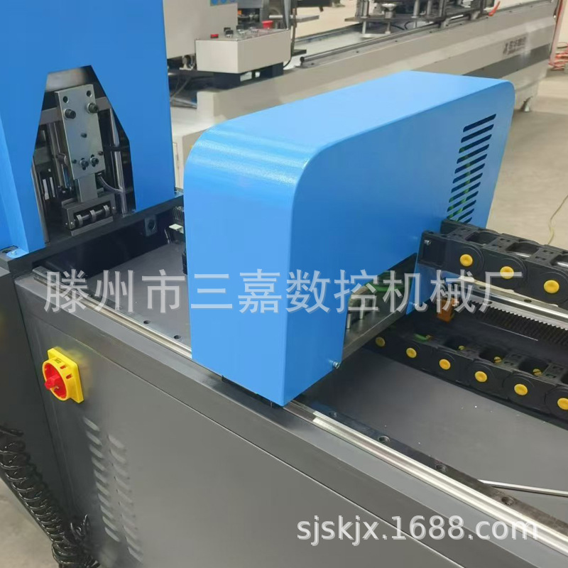 ����������  �Ŵ����������и���һ���  �����Զ����ϳ�׻�