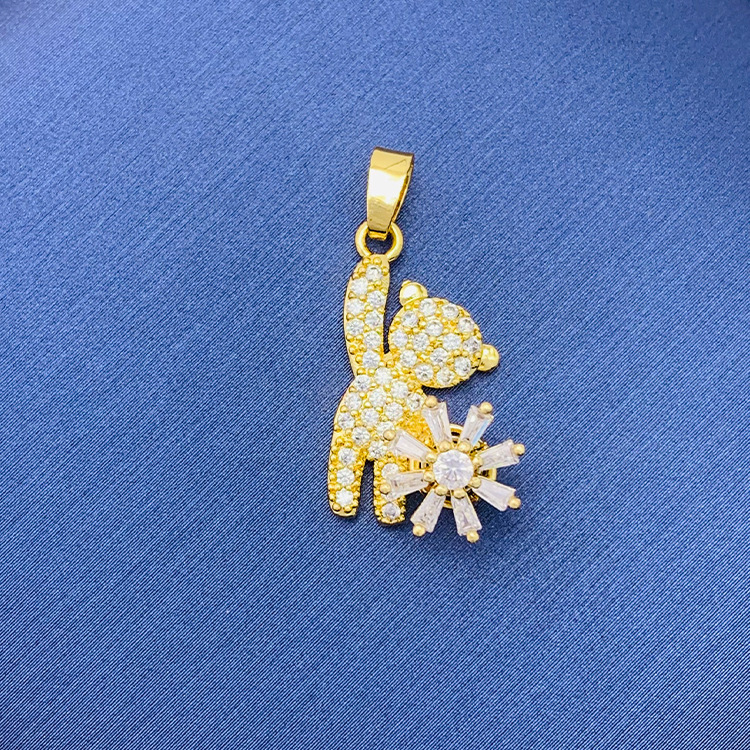 百種類のペンダントは心のままにファッションの経典を配合します。カップルの美しいペンダントは親友のアクセサリーを送ります。