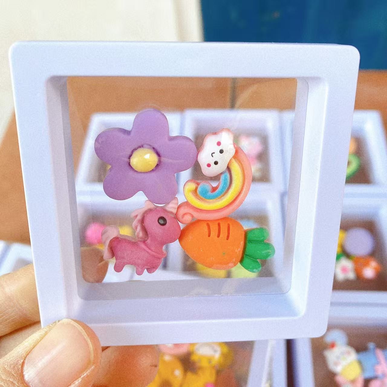 Caja de suspensión de película PE accesorios de decoración de escritorio DIY caja de teléfono móvil dibujos animados encantadores tridimensionales