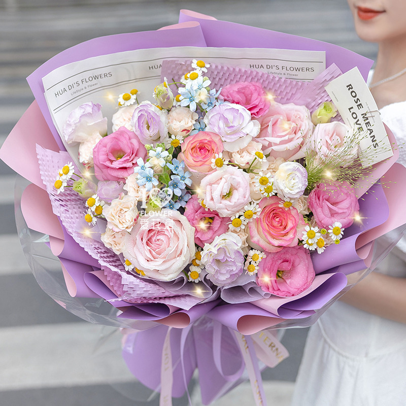 【로맨스는 끝나지 않는다】보라색 장미와 꽃이 어우러진