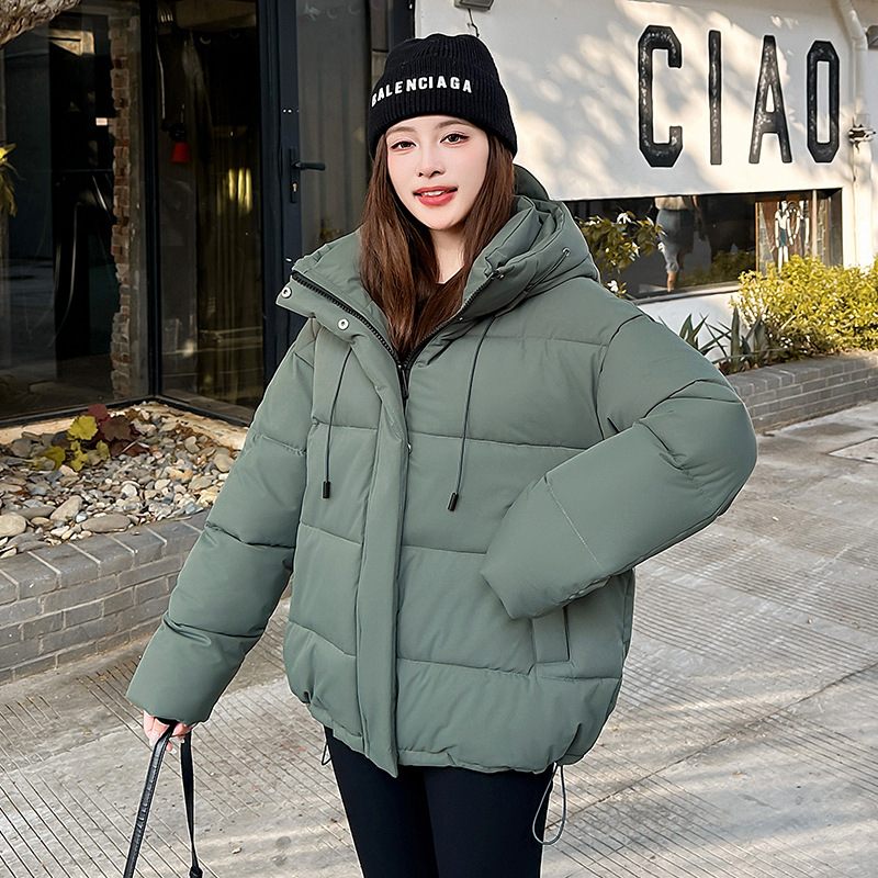 Ropa de algodón corta para mujeres 2025 invierno nuevo estilo coreano suelto plumón casual chaqueta de algodón gruesa