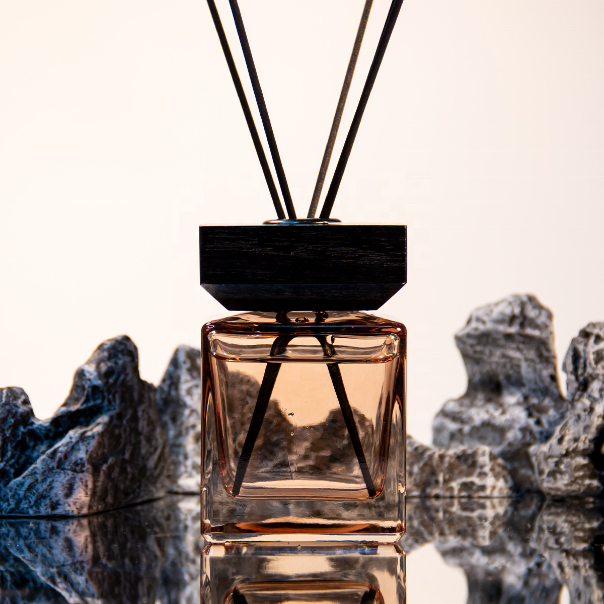Botella de aromaterapia cuadrada transfronteriza 100ml Fragancia de perfume volátil de ratán sin fuego Botella vacía de aromaterapia transparente volátil