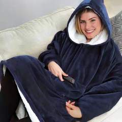 怠け者のパジャマの頭のテレビのじゅうたんの屋外の防寒服のフランジは絨毯の保温服をつかんで、家で帽子をかぶって防寒して保温して寝ます。