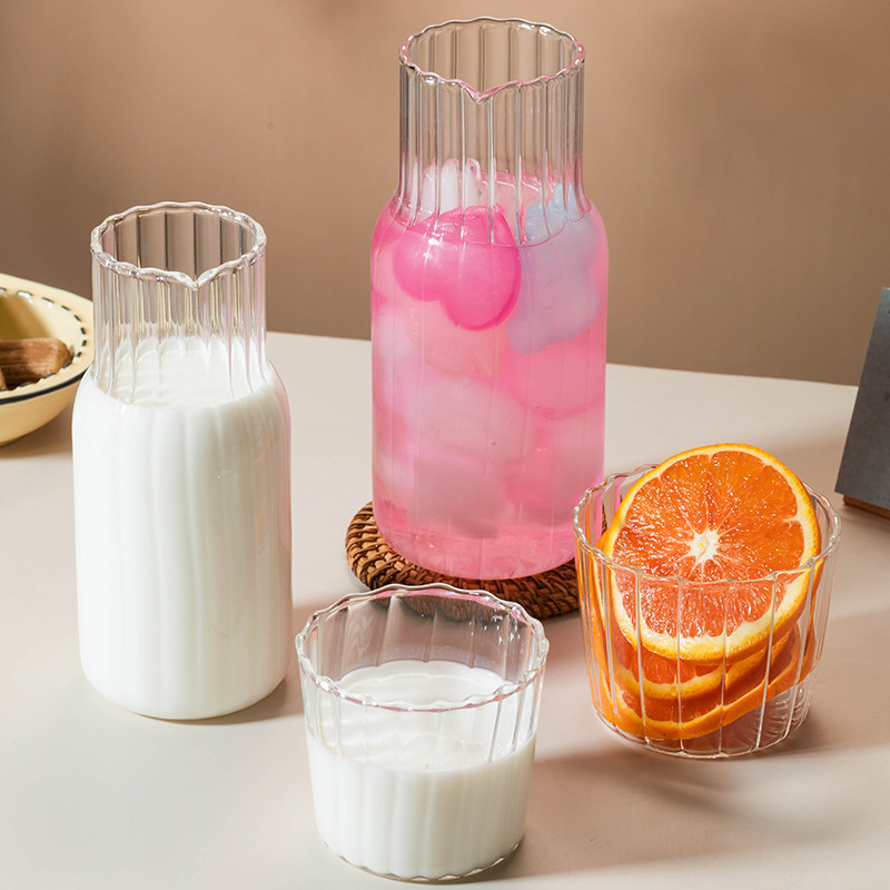 Botella de jugo doméstica de pequeña capacidad con tapa de vidrio vertical, una olla de agua fría, una olla de agua fría para beber