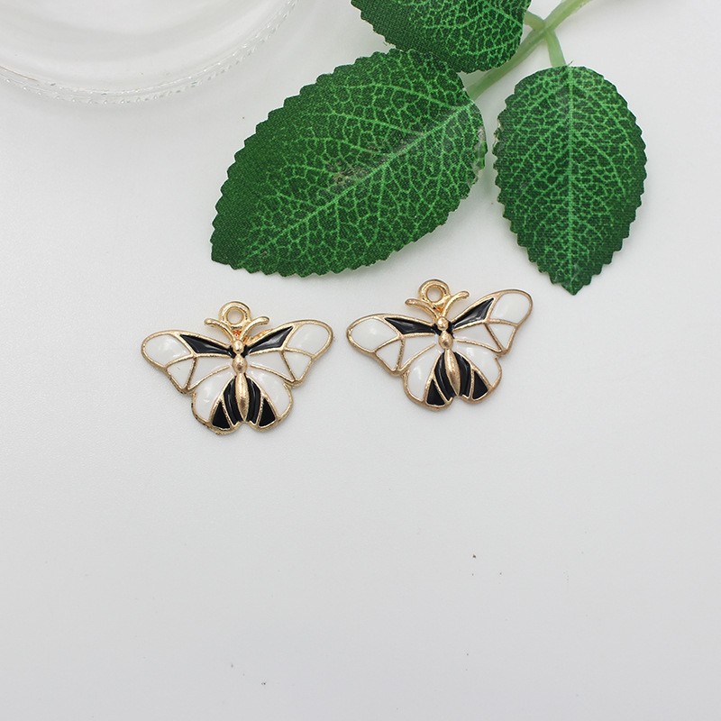35g Weight Pendant Jewelry Making Type 22 * 18mm, 27 * 18mm, 28 * 18mm Jewelry Making Size DIY Jewelry Accessories Classification Smooth Embellishment 10 PCS/Package Quantity Alloy Material Butterfly, Moth Pattern Polished Finish Enamel Design IG Style, Simple Style Style 10 PCS/Package 22 * 18mm 27 * 18mm 28 * 18mm Alloy Butterfly Moth Polished Pendant 7