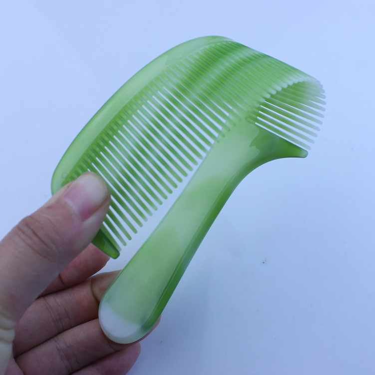 Factory direct supply will sell gifts Jianghu stall discount constantly large, medium and small beef tendon comb hairdressing comb wholesale