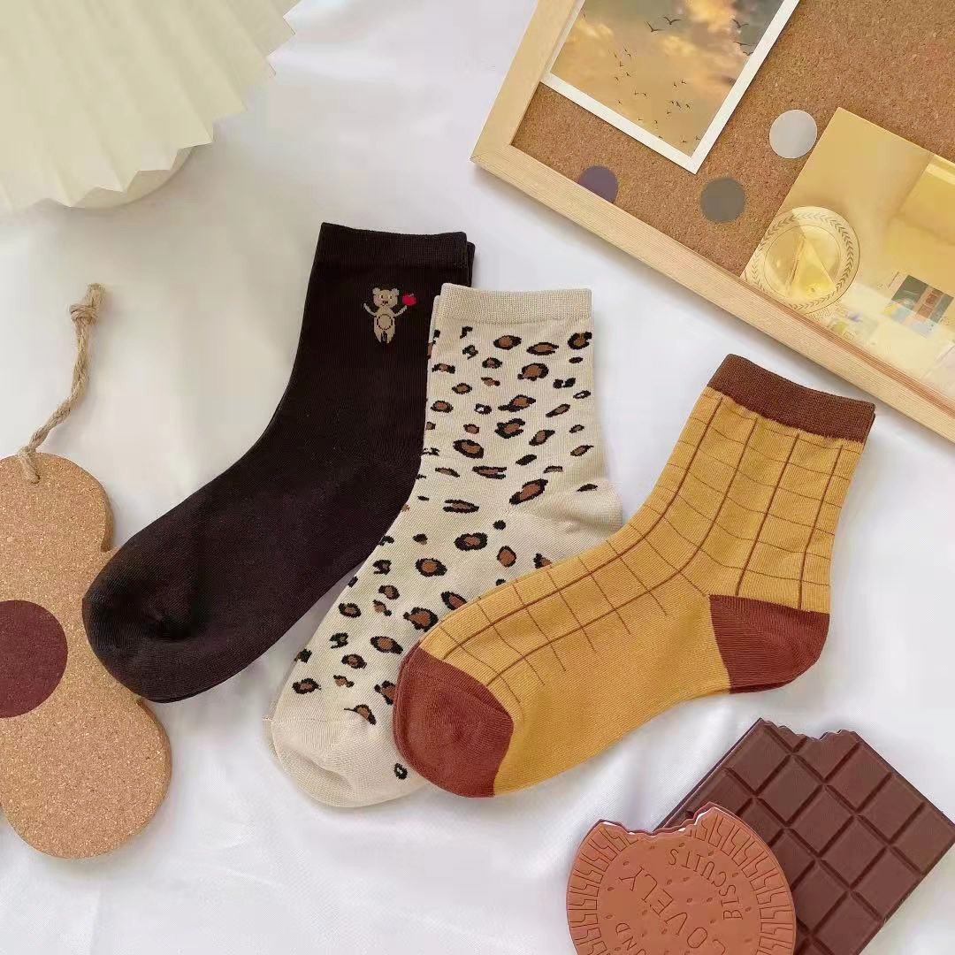 2025d Chaussettes mi-mollet à carreaux pour femmes, style ISN, imprimé léopard, polyvalentes, pour étudiantes, courtes, automne-hiver_voghion.com