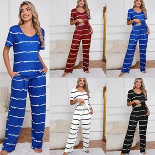���ĬF؛�����¿�W��Ů�b���R�d���uͨ�ɼ��׼Ҿӷ��Lѝ˯�����b