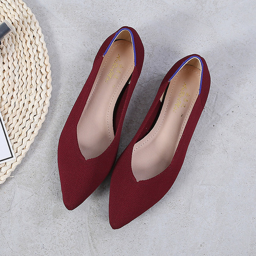 Egg Roll European & American Princess Shoes for Spring/Fall, Flyknit Single-Layer Shoes in Size 40, 41, and 43—Soft Sole, Knitted Design, with a Pointed Toe.