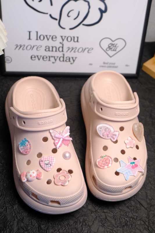 夏のスリッパ靴花漫画ハローキティ下駄アクセサリー靴バックル靴花セット diy アクセサリーリトルレッドブック|undefined
