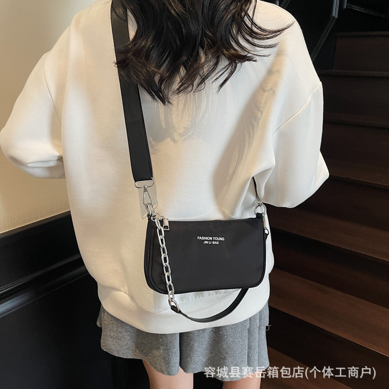 2025新款斜挎包牛津布腋下包麻将小方包女手机包潮流字母斜挎包包|undefined