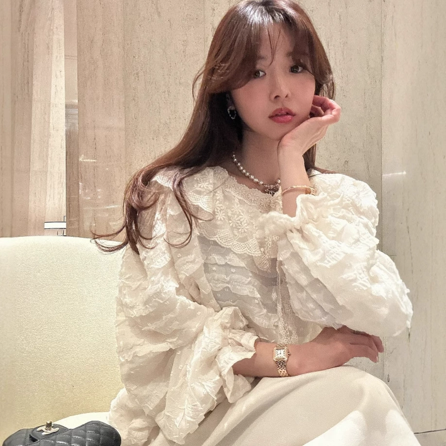 Пятно новая рубашка с круженым воротником для весны 2025 года