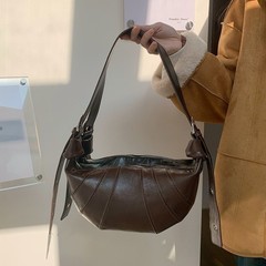 2025 新しいバッグレトロニッチクロワッサンバッグ牛革餃子バッグファッションワンショルダークロスボディバゲットレディースバッグ