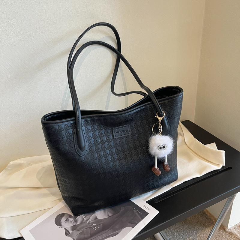 Bolso de gran capacidad de cercanías de moda 2023 nuevo bolso de mujer bolso de hombro de estilo occidental casual todo partido bolso de mano de color de contraste de moda