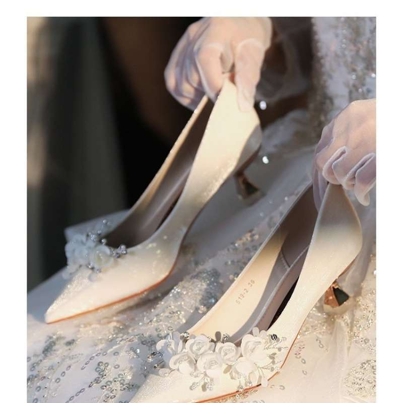 Lucky Lady Flower Wedding Shoes Hexiu Wedding Dress Two-Wear Satin Bridal Shoes Pointed Toe Stiletto White High Heels for Women Lucky Lady Flower Wedding Shoes Hexiu Wedding Dress Two-Wear Satin Bridal Shoes Pointed Toe Stiletto White High Heels for Women