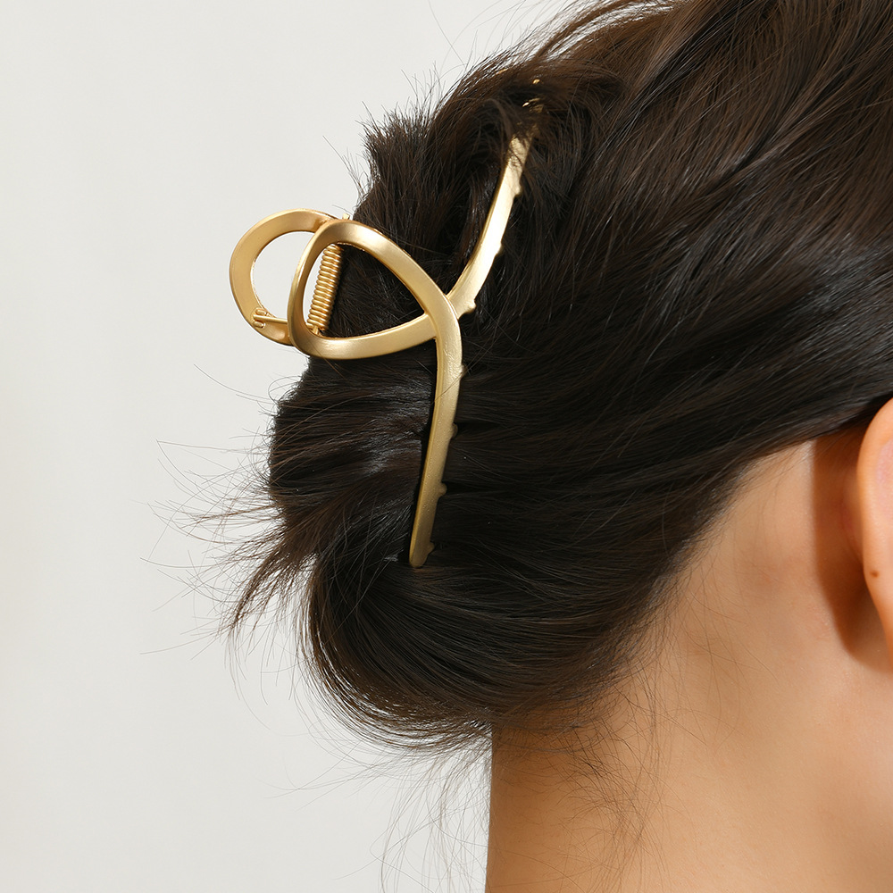 Metal esmerilado francés gran cruz tiburón clip ins agarrar clip de cabeza detrás de la cabeza agarrar elegante temperamento clip de cabello tocado