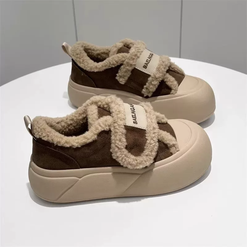 Winter warm loafers with velcro
