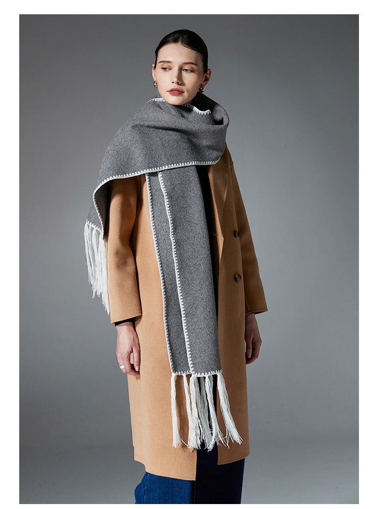 Écharpe à pompon double face de couleur unie de milieu à haut de gamme pour l'automne et l'hiver 2024_voghion.com