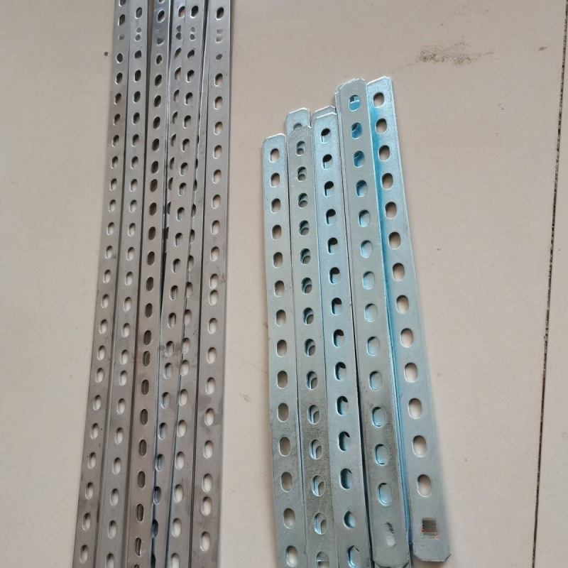 镀锌带孔铁条强力固定可焊接直条扁条加厚带孔扁条铁片改装角片