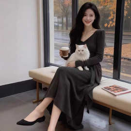 小众设计感显瘦连衣裙法式百搭气质V领长裙千金灰色长袖裙子