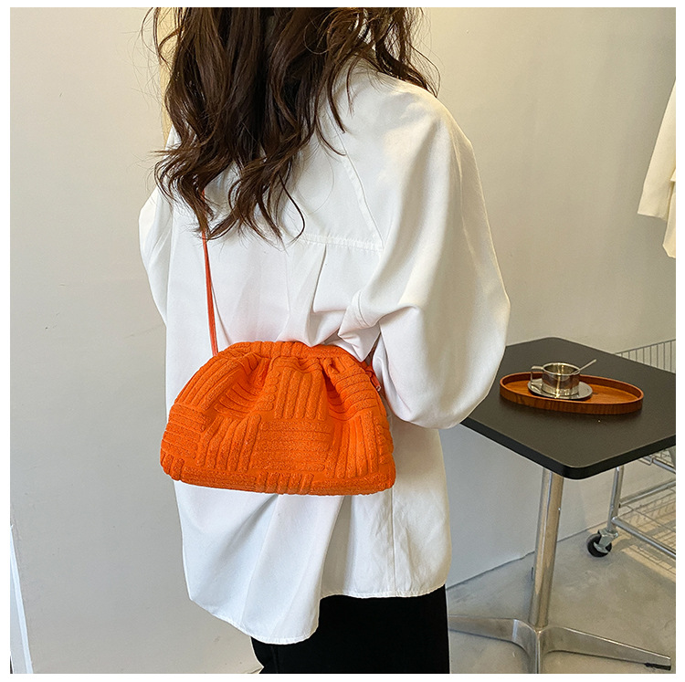 184g Weight Polyester Lining Material Clasp Frame Closure Type Sling Strap Strap Type Crossbody Bag Bags Type Casual, Daily, Shopping Occasion velvet Material Solid Color Pattern All Seasons Season Women's Gender Basic Style Cloud Shape Shape Women's Velvet Solid Color Basic Cloud Shape Clasp Frame Crossbody Bag 7