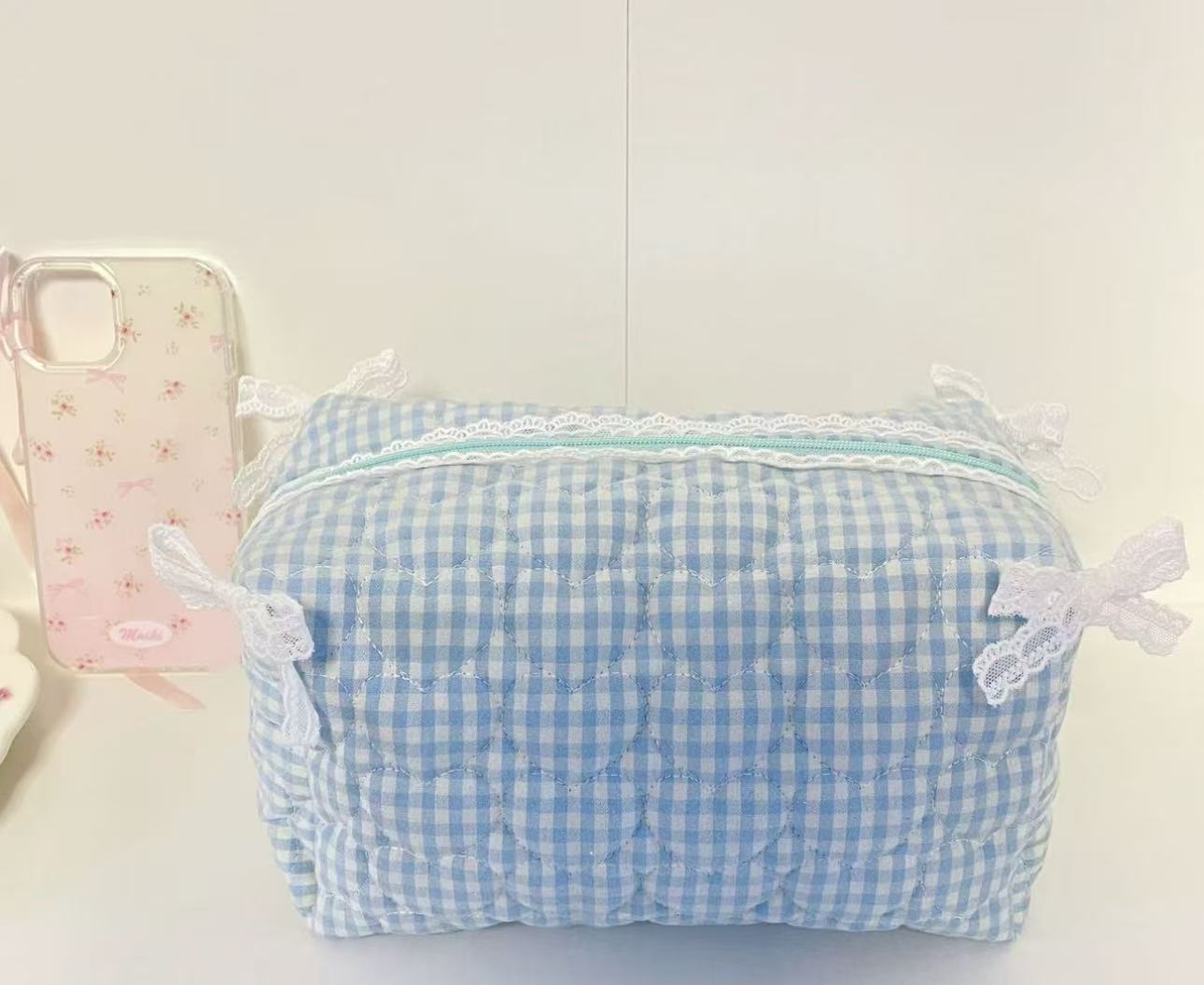 블루 체크 무늬 레이스 리본 수납 가방 (화장품 가방)