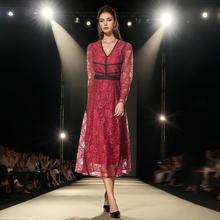 欧洲站法式复古蕾丝裙子v领拼接高级感长款连衣裙2024秋冬新款女