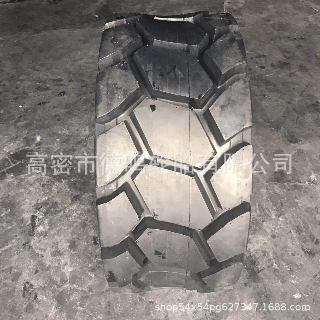 Los fabricantes suministran SKID STEER cargador neumático 14-17.5 barredora pequeño cargador de neumáticos