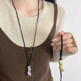 秋冬新款好事花生项链小众独特设计简约吊坠时尚百搭高级感毛衣链