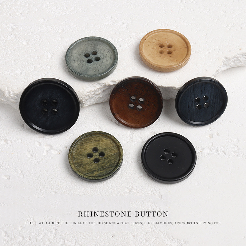 Thin-Edged Dyed Cow Bone Buttons, Autumn and Winter Outwears, Windbreakers, Distressed Buttons, Retro Suit Cardigans, Four-Eye Buttons