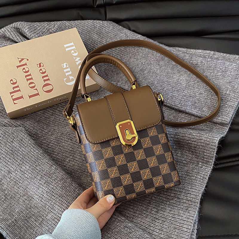 Bao Bao Girl 2023 New Trendy Fashion Personal Women's Bag Versatile Crossbody Bag Small Square Bag Retro Shoulder Bag Mobile Phone Bag