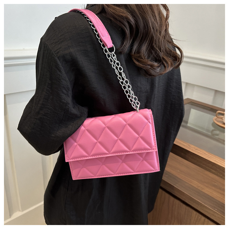The 2024 autumn new French niche design chain small square bag, a fashionable macaron color single-shoulder crossbody bag undefined