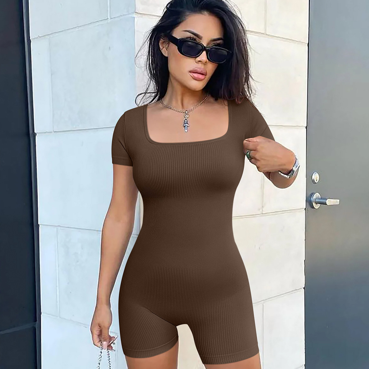 Mono deportivo sexy de manga corta con cuello cuadrado y color sólido para mujer, estilo europeo y americano, de cintura alta. image 4