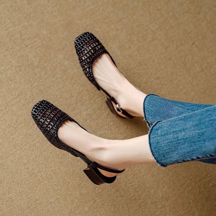 Zhongjia ~ 2025 nuevo estilo francés hermoso ventilador hueco trenzado bolsas zapatos de talón único con falda sandalias romanas