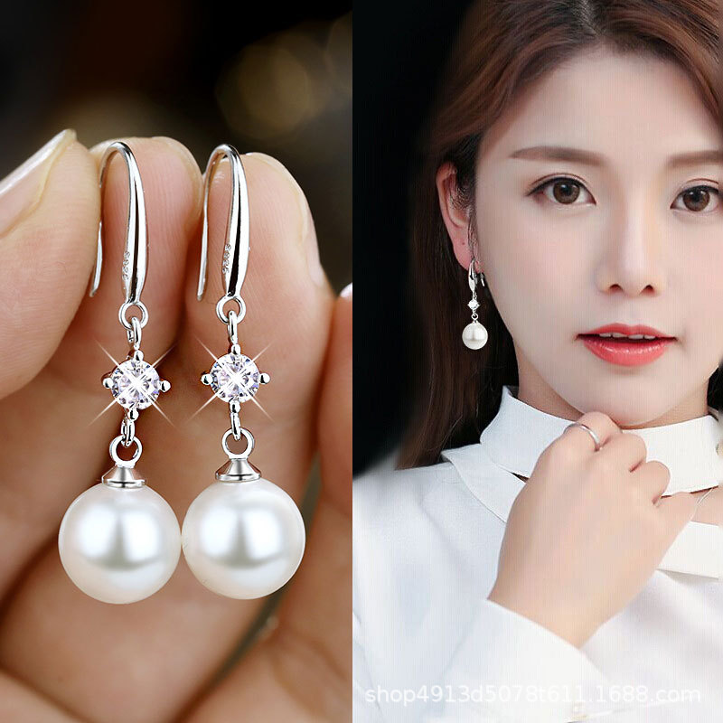 Baroque Style Artificial Pearl Earrings Female Star's Same Style Elegant Bridal Ear Hook Palace Retro Simple Earrings