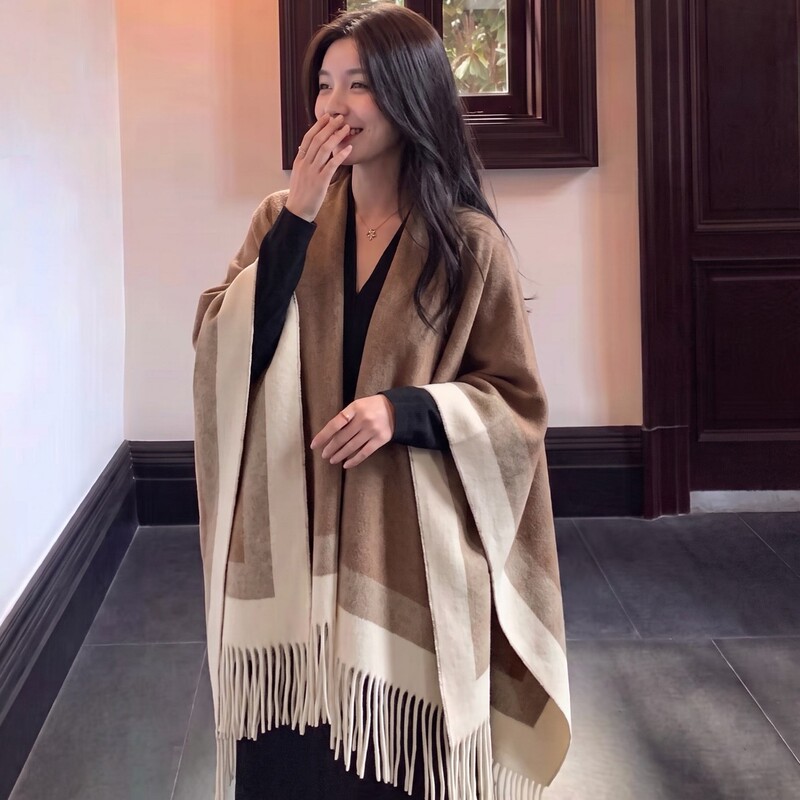 Ethnic-style shawl for photography in Yunnan and Xizang, cape for autumn and winter warmth, outerwear shawl, wholesale Ethnic-style shawl for photography in Yunnan and Xizang, cape for autumn and winter warmth, outerwear shawl, wholesale