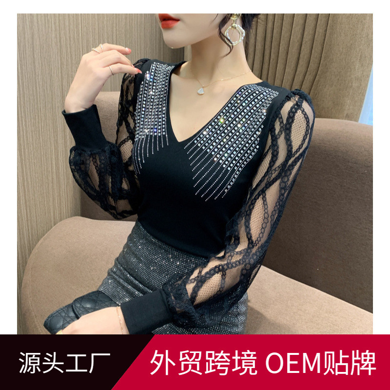 Middle-Aged and Elderly Women's Long-Sleeved V-Neck Rhinestone Lace Sleeve Top, Elegant and Slim-Fitting T-Shirt