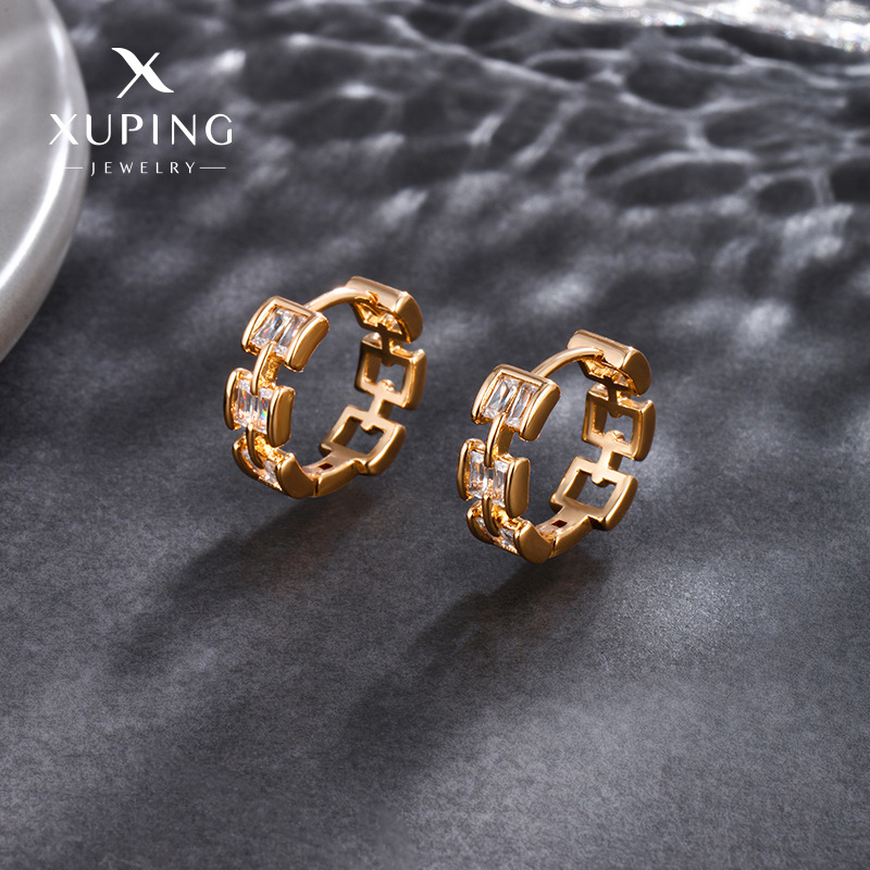 Xuping nicho de Europa y los Estados Unidos Geometría simple lujoso ligero nuevo diseño de estilo de viaje aretes geométricos aretes de alta calidad