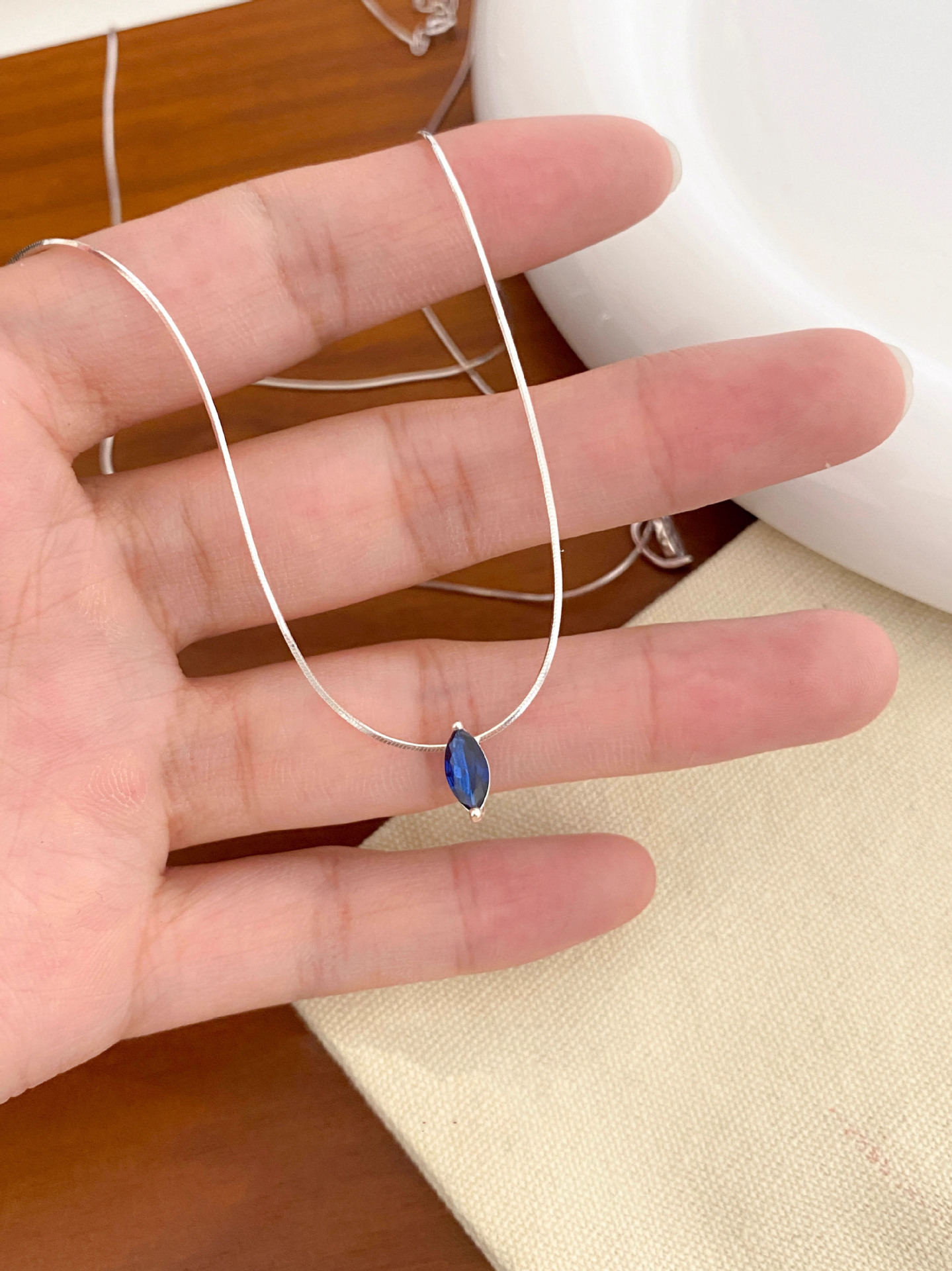 1 Piece Quantity 1 Piece 925 Sterling Silver Geometric 925 Sterling Silver Snake Chain Pendant Necklace