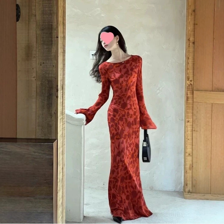 Red Long-Sleeved Rose-Printed Imitation Mulberry Silk Spring Dress Early Spring Seaside Vacation Fairy Long Dress with Bell Sleeves Red Long-Sleeved Rose-Printed Imitation Mulberry Silk Spring Dress Early Spring Seaside Vacation Fairy Long Dress with Bell Sleeves